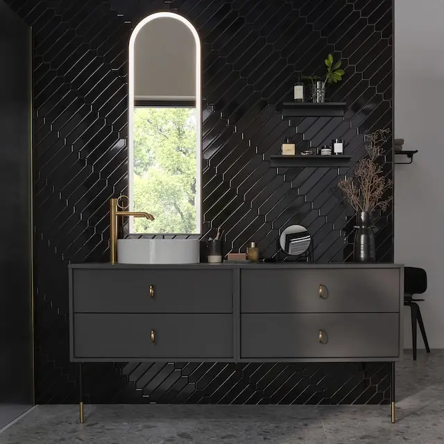 Vivienne Signature